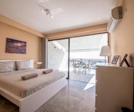 Peach Seaview 3 Bedroom Apartment