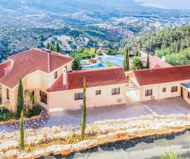 Pegeia Villa Sleeps 15 with Pool and Air Con