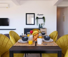 Phaedrus Living Cityview Luxury Flat Walnut Grove