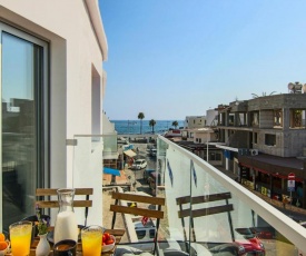 Phaedrus Living: Seaside Luxury Flat Lighthouse 65