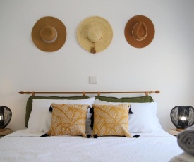 Phaedrus Living: Seaside Luxury Flat Lighthouse 68