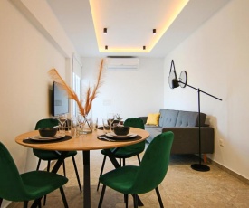 Phaedrus Living: Seaside Luxury Flat Lighthouse 69