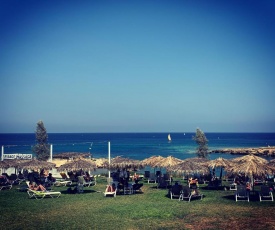 Phaedrus Living: Seaside Luxury Villa Anafi