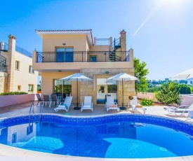 Polis Villa Sleeps 6 with Pool Air Con and WiFi