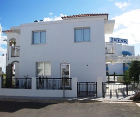 Polyxenia Isaak Pelagos Villa