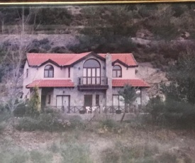 SERENITY MOUNTAIN VILLA