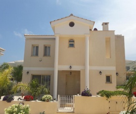 Anthorina Villa 4