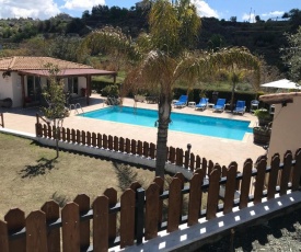 SOFROS VALLEY HILLS CHALET