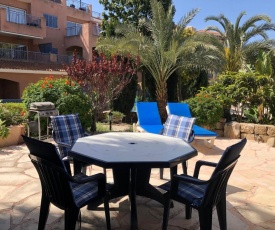 Spacious 2 bed groundfloor apartment in Limnaria Gardens