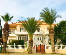 Spectacular Family Villa with a Private Pool