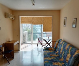 St Nikolas 1bdm Apartment, FREE Wi-Fi & Parking