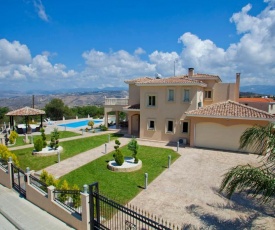 Stroumpi Villa Sleeps 7 with Pool Air Con and WiFi