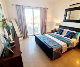 Stunning apartment C106 with balcony looking over pool