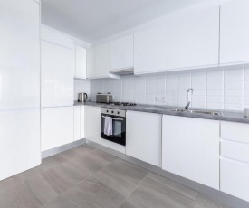 Stylish One Bedroom with Sea Views