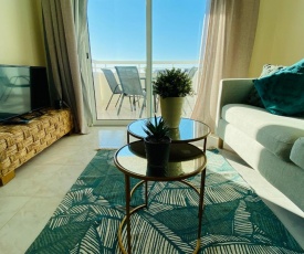 Sunny 2-BR Apartment in Mackenzie