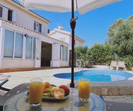 Swallow's Nest 3BR Villa