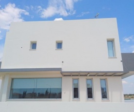 T&E Villa