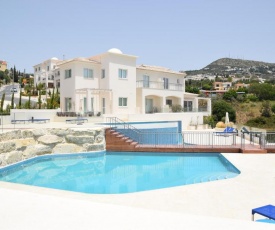 Tala Luxury apartments with pool by Raise