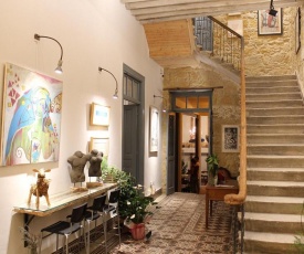 TasEV Guesthouse