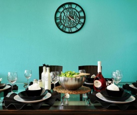 Tedy's Townhouse-Margarita Gardens