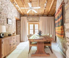 The Carob Tree Villa - 3 BR Rustic Luxury Home
