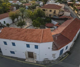 The Courtyard Episkopi Guest House