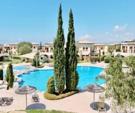 Apartment BL02 - ground floor, south-facing garden, Aphrodite Hills Resort