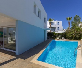 The Ultimate Guide to Renting Your Luxury 5 Bedroom Villa minutes from the Beach, Protaras Villa 1530
