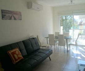 Townhouse Luck in Polis