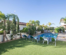 Villa Aloriti Tria - Stunning 3 Bedroom Ayia Thekla Villa with Private Pool - Close to the Beach