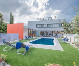 Villa Apomono - New Luxury 3 Bedroom Protaras Villa with Pool - Close to the Beach