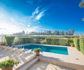 Villa Ayia Triada Beautiful 5BDR Villa with Pool Close to all Beaches and Amenities
