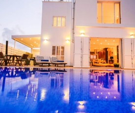 Villa Blue Phoenix