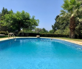 2 bed Cottage with Pool & Garden