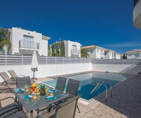 Villa Foros Pente - Lovely 3 Bedroom Pernera Villa with Pool - Close to Beaches and Amenities