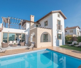 Villa in Ayia Thekla Sleeps 6 includes Swimming pool and Air Con 3