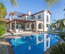 Villa in Ayia Thekla Sleeps 6 includes Swimming pool and Air Con 8