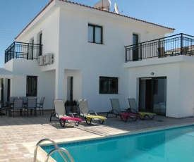Villa in Kissonerga Sleeps 6 includes Swimming pool Air Con and WiFi 0