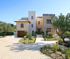 Villa in Kouklia Sleeps 10 includes Swimming pool Air Con and WiFi