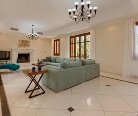 Villa in Kouklia Sleeps 10 includes Swimming pool Air Con and WiFi 1 2