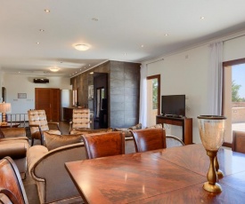 Villa in Kouklia Sleeps 10 includes Swimming pool and Air Con 3