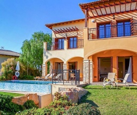 Villa in Kouklia Sleeps 4 includes Swimming pool Air Con and WiFi 1