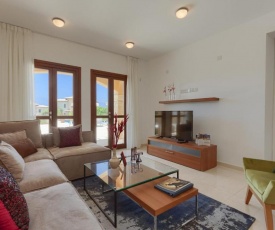 Villa in Kouklia Sleeps 4 includes Swimming pool Air Con and WiFi 5