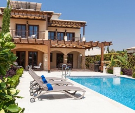 Villa in Kouklia Sleeps 4 includes Swimming pool Air Con and WiFi 7 8