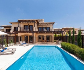 Villa in Kouklia Sleeps 4 includes Swimming pool and Air Con 2
