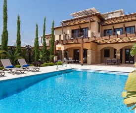Villa in Kouklia Sleeps 4 includes Swimming pool and Air Con 9