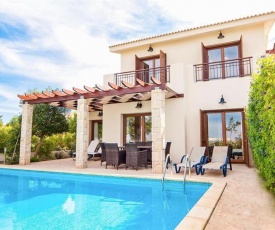 Villa in Kouklia Sleeps 6 includes Swimming pool Air Con and WiFi 1