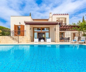 Villa in Kouklia Sleeps 6 includes Swimming pool Air Con and WiFi 7