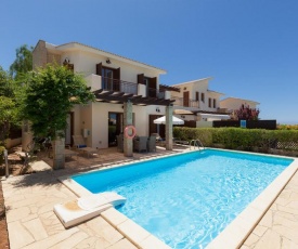 Villa in Kouklia Sleeps 6 includes Swimming pool and Air Con
