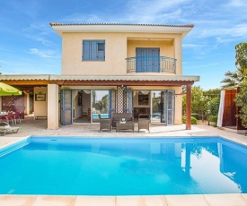 Villa in Latchi Sleeps 7 with Pool Air Con and WiFi